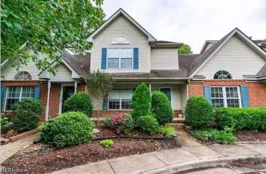 Main picture of 405 S Hill Ln