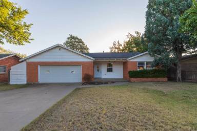 Main picture of 2731 Nebraska St