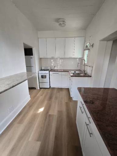 Main picture of 707 12th St NW