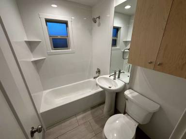 Main picture of 463 Elm St