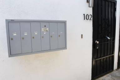 Main picture of 994 Valencia St