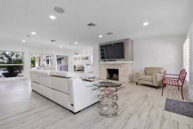 Main picture of 411 SE 26th Ave