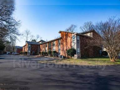 Main picture of 3945 Macon Rd