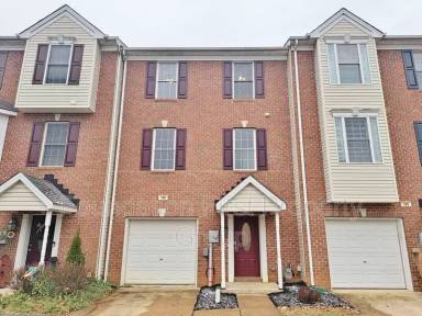 Main picture of 246 N Front St