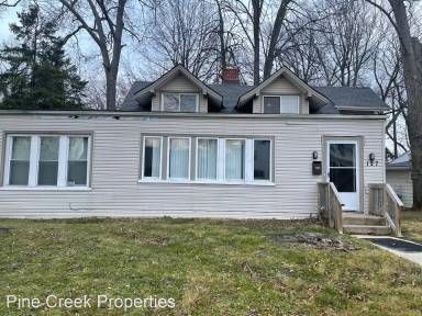 Main picture of 127 E 270th St