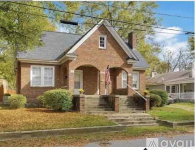 Main picture of 121 Academy St