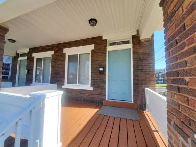 Main picture of 566 Lilley Ave