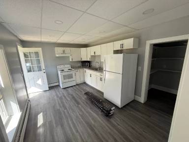 Main picture of 168 Elm St