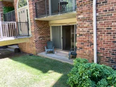 Main picture of 854 College Pkwy
