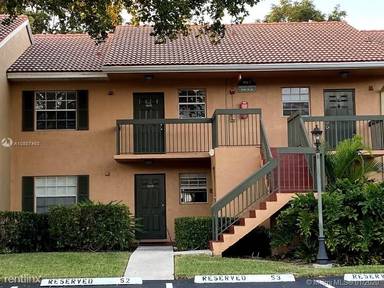 Main picture of 10333 NW 8th St