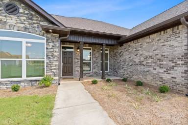 Main picture of 32 Abington Dr