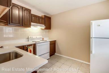 Main picture of 2051 N Franklin St