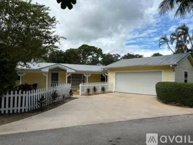 Main picture of 1242 SW Knollwood Dr