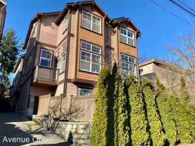 Main picture of 4513 Evanston Ave N