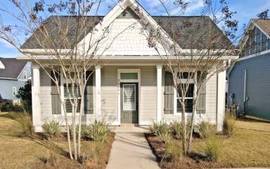 Main picture of 3565 Esplanade Way