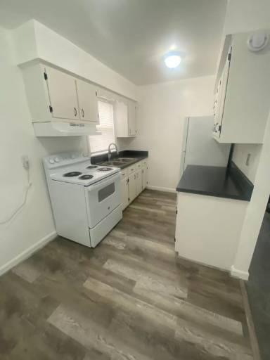 Main picture of 3600 Newport Ave