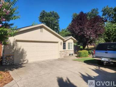 Main picture of 2585 Greenwood Ln