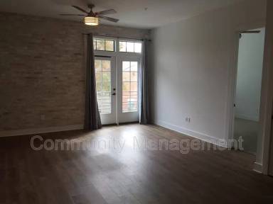 Main picture of 255 E Boyd Dr