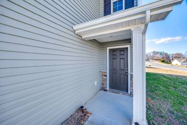 Main picture of 279 Kenyon Dr