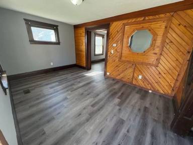 Main picture of 566 Sumner St