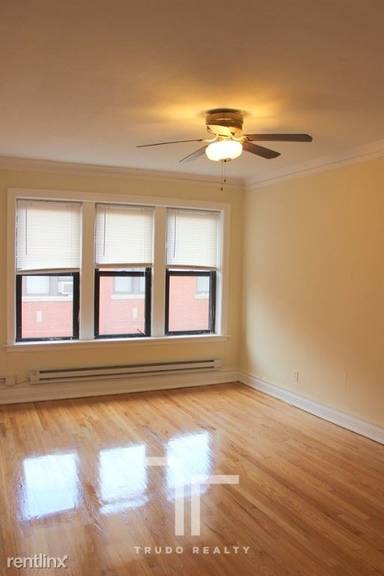 Main picture of 3933 N Janssen Ave