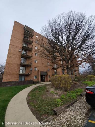 Main picture of 5980 Lake Bluff Dr