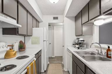 Main picture of ReNew Hyde Park