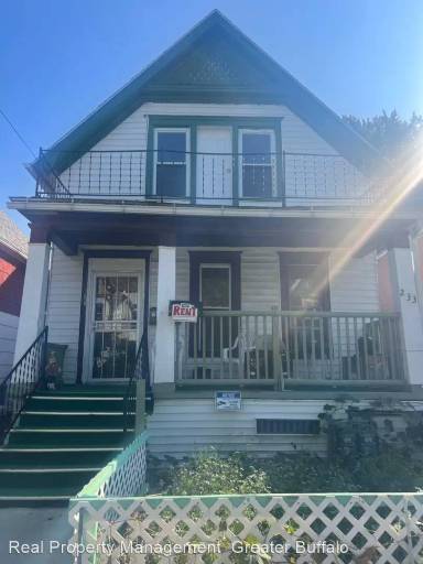 Main picture of 233 Sumner Pl