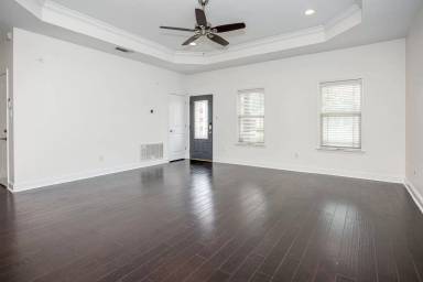 Main picture of 931 Old Towne St