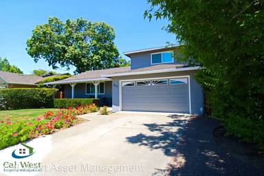 Main picture of 815 W Remington Dr