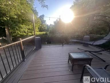 Main picture of 1450 Monroe Dr NE