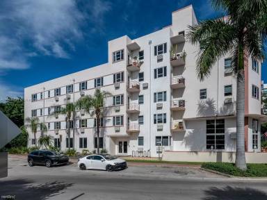 Main picture of 255 W 24th St