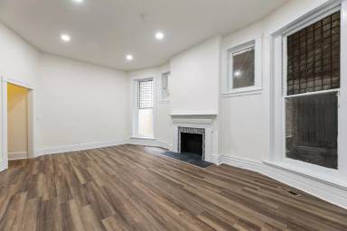 Main picture of 1916 Eutaw Pl