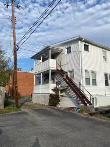 Main picture of 137 West King Street - 6