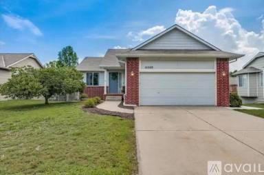 Main picture of 10509 W Yosemite St