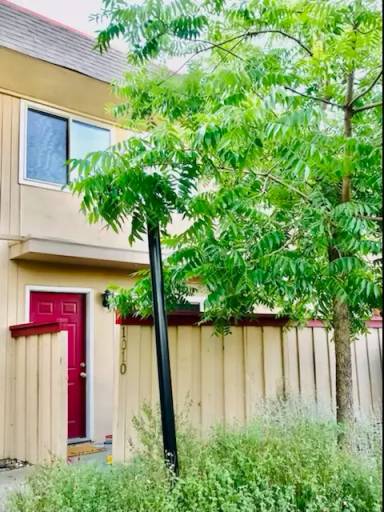 Main picture of 1014 Bancroft Rd