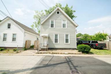 Main picture of 2452 Thurman Ave