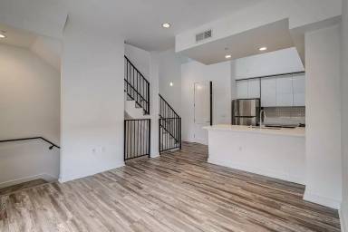 Main picture of 519 N Normandie Ave