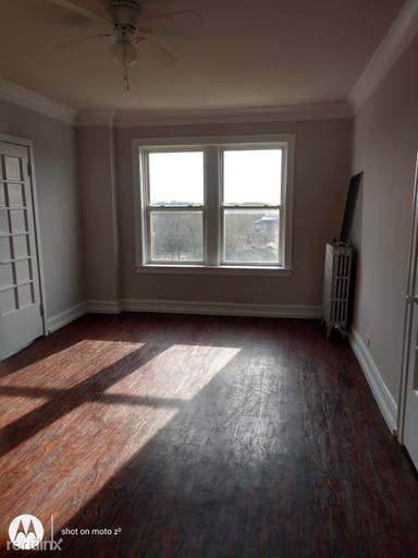 Main picture of 6748 N Ashland Ave