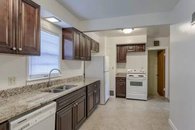 Main picture of 2673 S 14th St