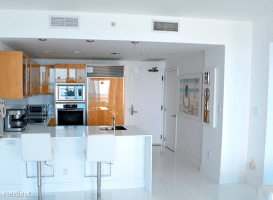 Main picture of Carillon Condo Miami Beach