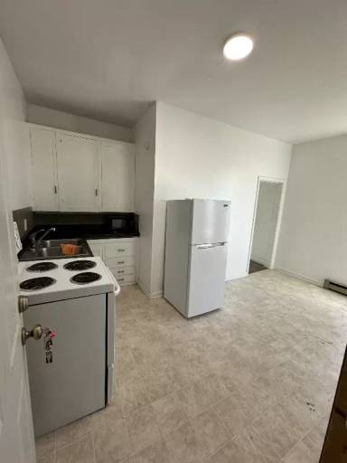 Main picture of 416 Main Ave N