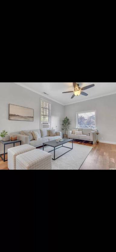 Main picture of 866 E 22nd St