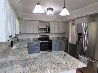 Main picture of 106 Yorkshire Dr