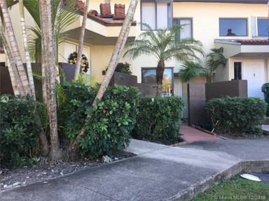 Main picture of 9833 SW 138th Ave