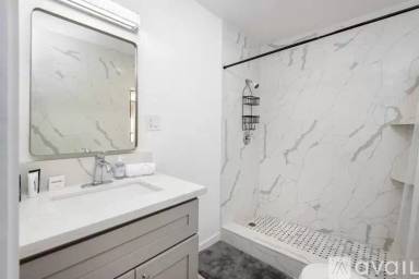 Main picture of 1179 W 38th St