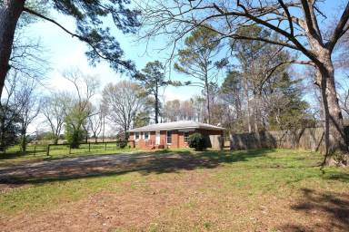 Main picture of 6301 High Shoals Rd