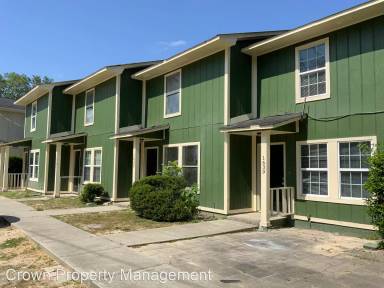 Main picture of 1631 North St