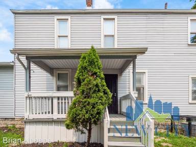 Main picture of 32 Hayden Ave