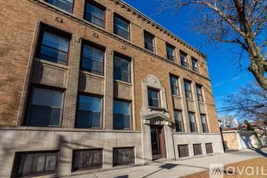 Main picture of 4008 N Wolcott Ave
